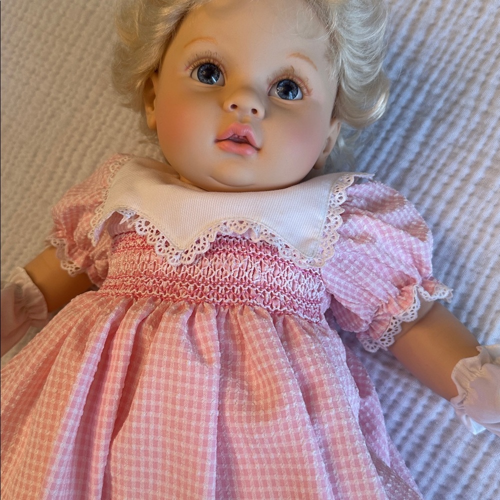 NIB Vintage Pauline's LE 51/1800 Mandy Vinyl Pink Gingham Doll with Bunny - Picture 7 of 15